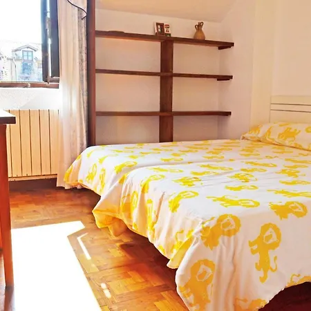 El Corro: Con Parking En Pleno Centro De Apartamento Comillas