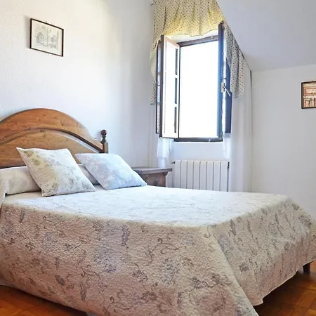 El Corro: Con Parking En Pleno Centro De Apartamento Comillas