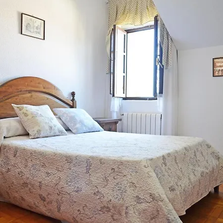 El Corro: Con Parking En Pleno Centro De Apartamento Comillas