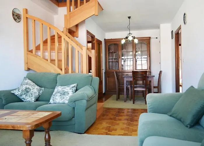 El Corro: Con Parking En Pleno Centro De Comillas