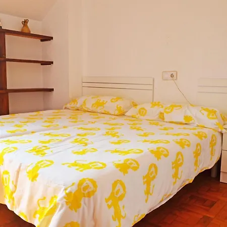 El Corro: Con Parking En Pleno Centro De * Comillas