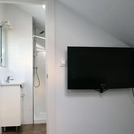 El Corro: Con Parking En Pleno Centro De Lägenhet Comillas