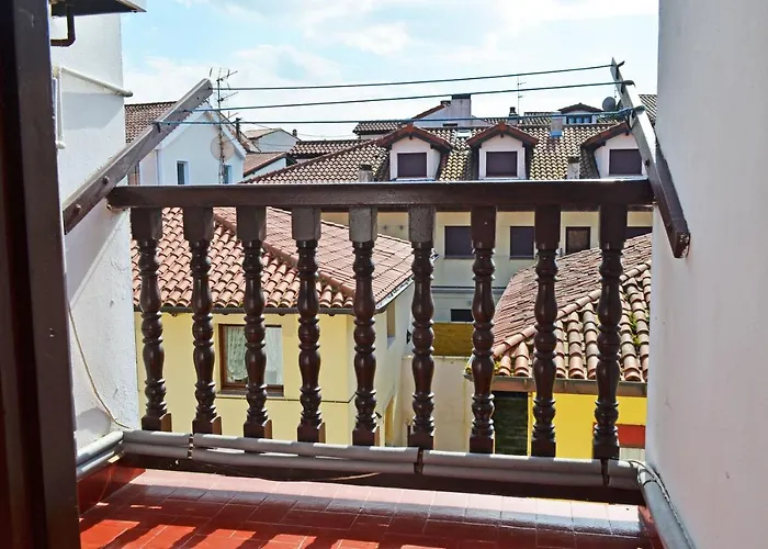 El Corro: Con Parking En Pleno Centro De * Comillas